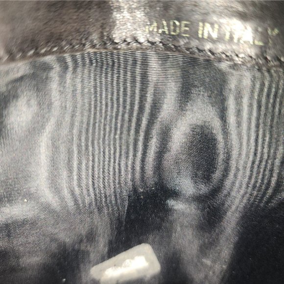 VG Used Condition Authentic Chanel Patent Leather Zip Wallet - Picture 11 of 14